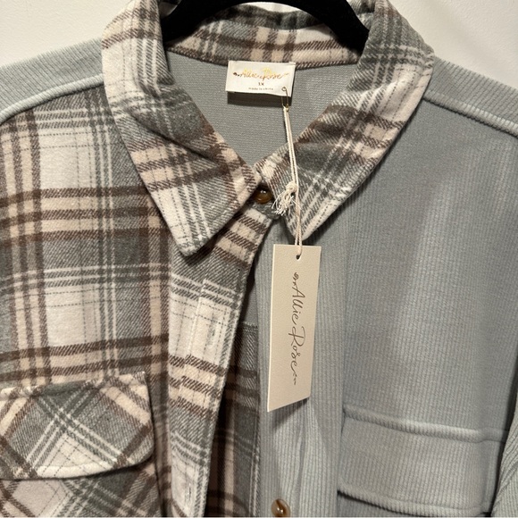 NEW Women’s Plaid and Solid Shirt - 1X - Picture 5 of 8